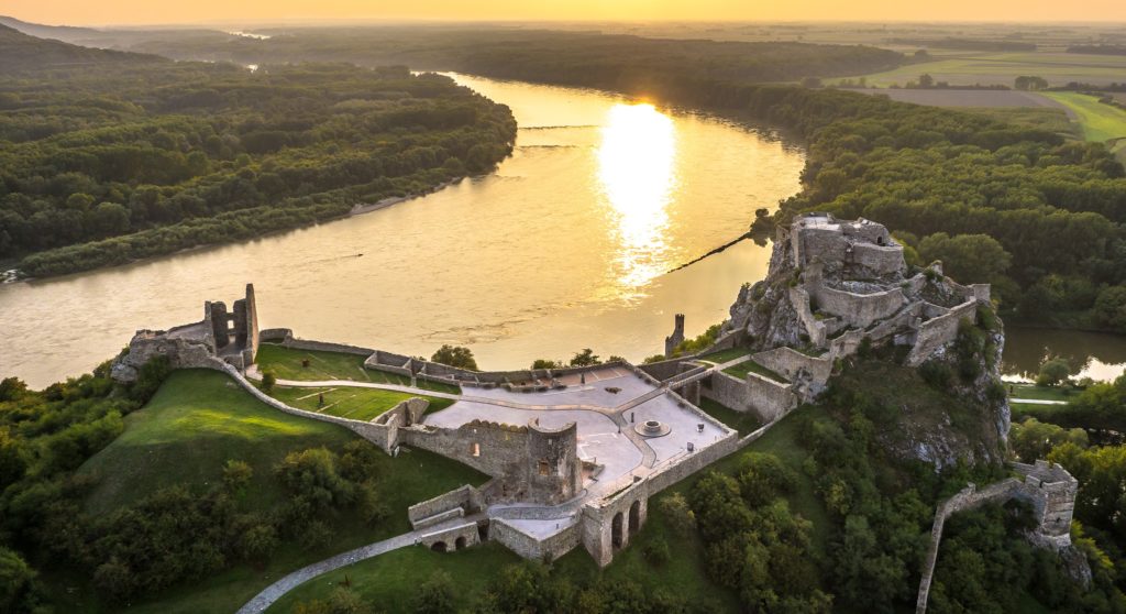 Замок Девін, фото: visitbratislava.com